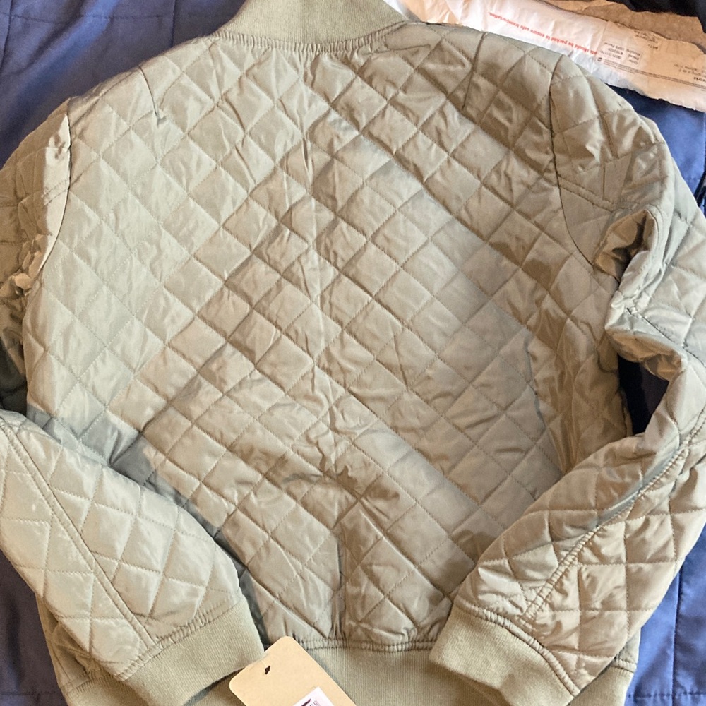 Levi's Sage Quilted Bomber Jacket - Picture 4 of 4